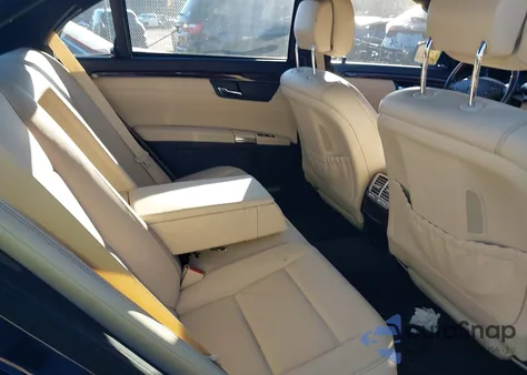 2013 Mercedes-Benz S 550 4Matic z USA, uszkodzony, nr VIN WDDNG9EB4DA526668